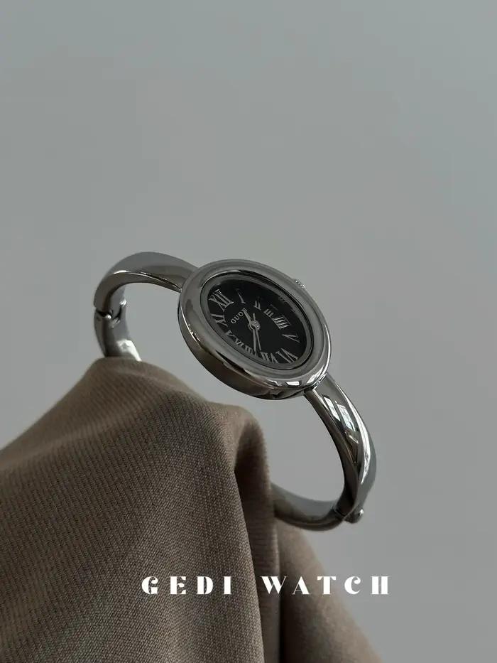 Montre-bracelet de baignoire ovale doré pour femmes, nouveau modèle luxueux et tendance, montre haut