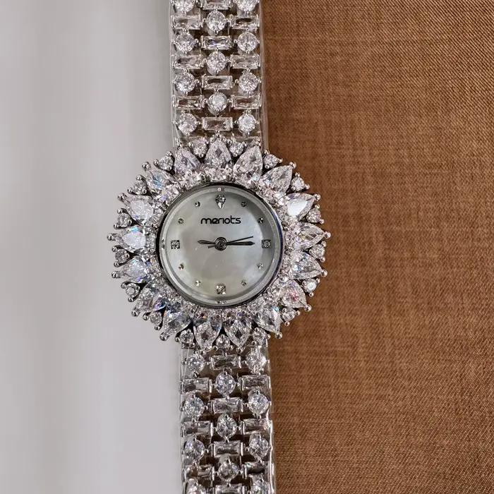Montre de luxe en diamant pour femme, biscuits, horloge élégante en or pour femme, montres-bracelets