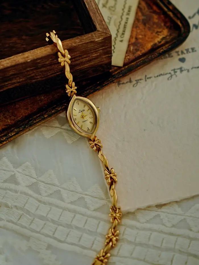 1 pièce de nouvelle montre pour femme à petit cadran en or rétro français