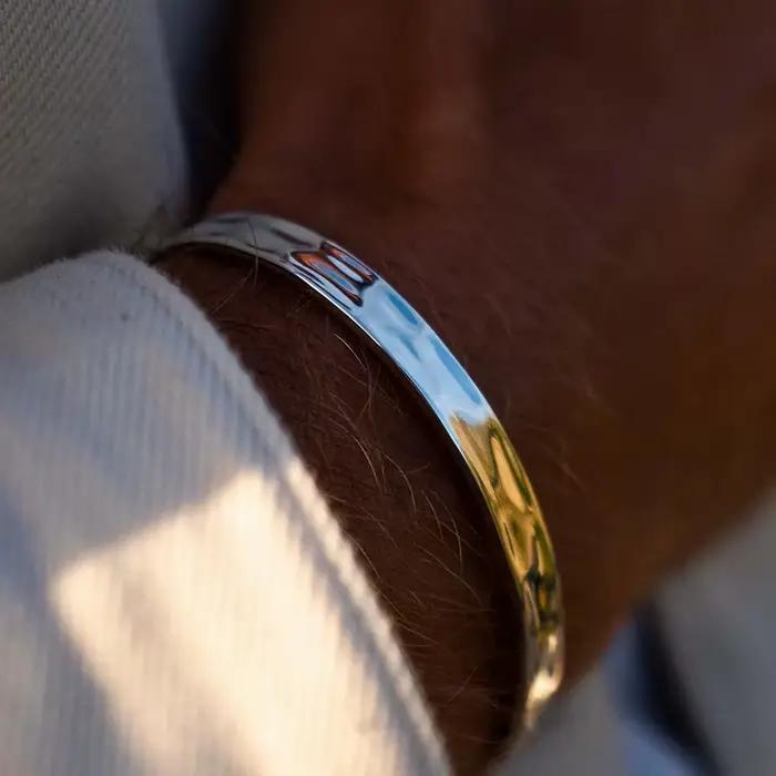 Bracelet manchette minimaliste en acier inoxydable plaqué or ou rhodium pour homme style punk occasions spéciales