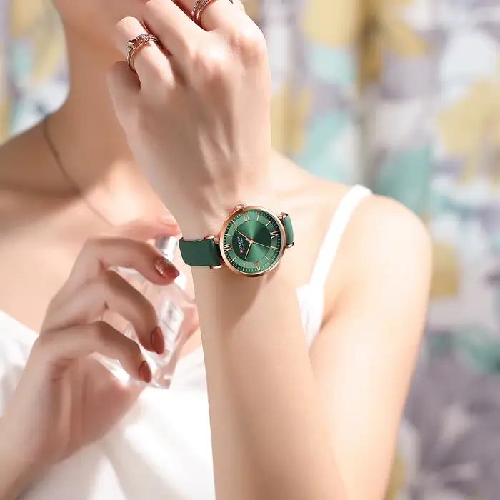 Nouvelles montres CURREN montres-bracelets en cuir à Quartz pour femmes horloge classique à la mode avec boîte