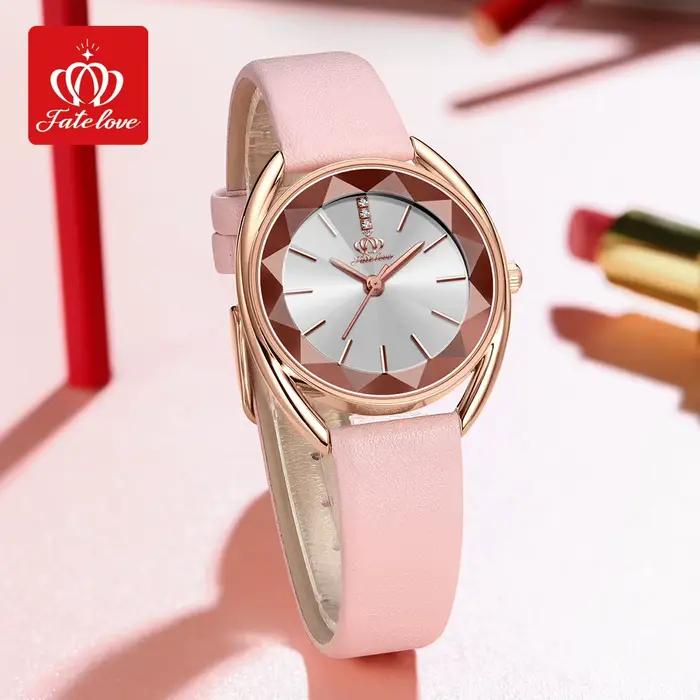 Montre en acier inoxydable avec bracelet en cuir pour femmes, élégante et résistante à l'eau, idéale pour les occasions spéciales et le quotidien