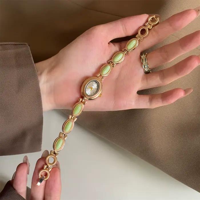 Nouvelle montre pour femme Vintage avec pierres précieuses colorées lumière luxe personnalisé rétro bijoux or Noble petite montre-Bracelet mignon
