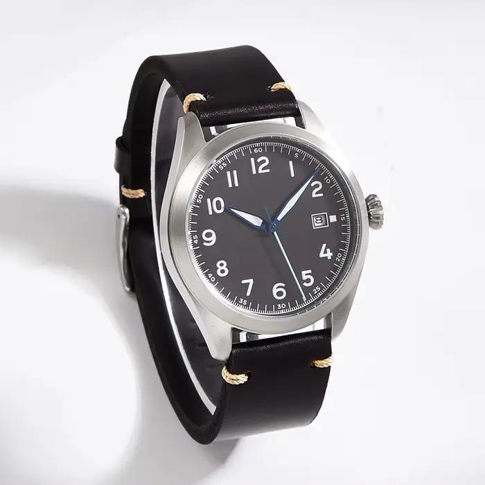 Montre de terrain tendance pour homme