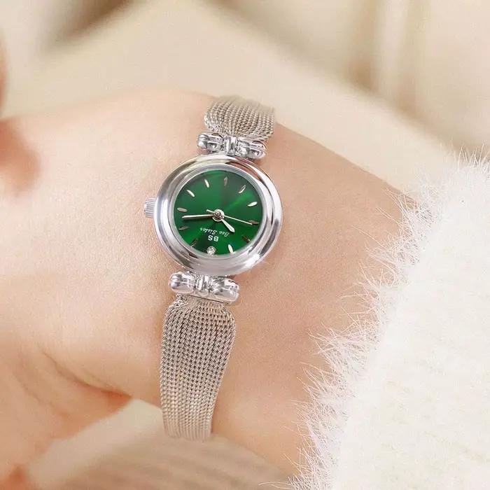 Nouvelles montres pour femmes petit cadran vert montre à Quartz de luxe Vintage dames robe Bracelet