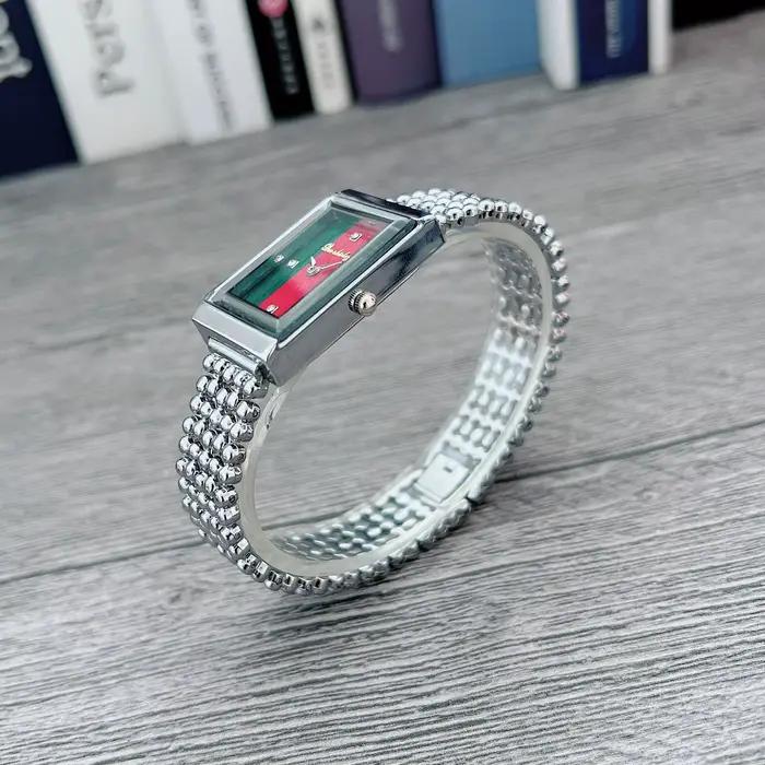 Montre pour femme avec bracelet en métal