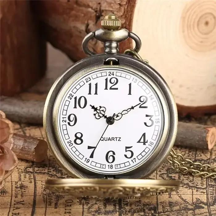 Montre de poche antique avec couvercle ajouré en forme de roue dentée, montre analogique à quartz pour hommes et femmes avec chaîne de collier, montre de collection