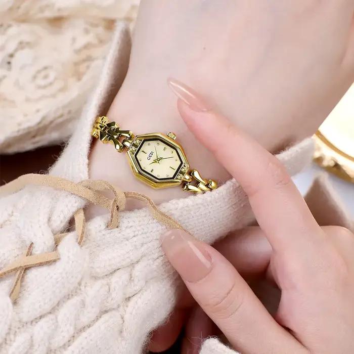 Montre rétro pour femme en alliage avec mouvement à quartz résistant à l'eau et options de couleurs café et multicolore