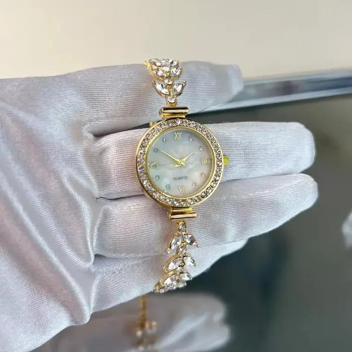 Montre à quartz sirène pour femme élégante et sophistiquée occasion spéciale design mode et décontracté