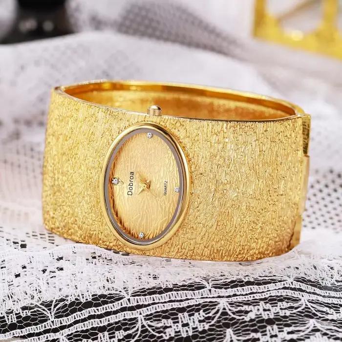 Montre-bracelet de luxe pour femme motif écorce quartz ovale largeur bande 35mm cadran 38mm alliage élégante pour femmes occasions spéciales