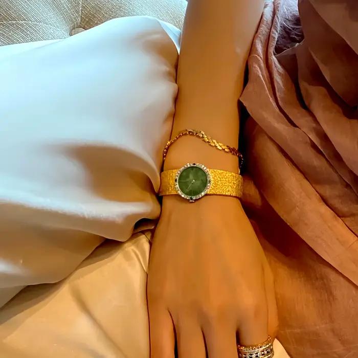 Montre en jadéite rouge pour femme