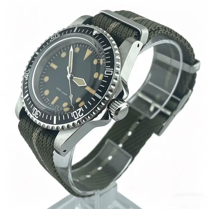 Montre de plongée rétro 39