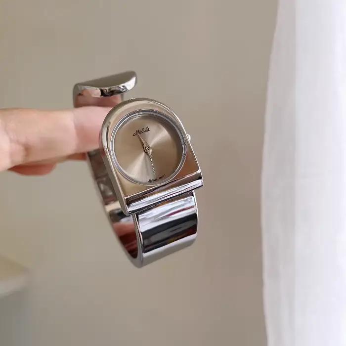 2025 montre pour femme de luxe Unique montre-Bracelet de Style maladroit