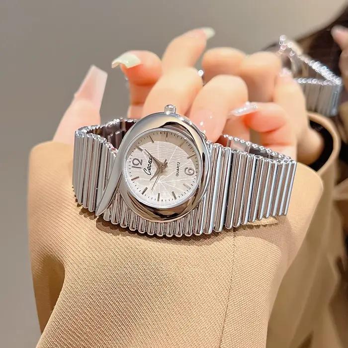 Montre à quartz de forme vintage CQ527