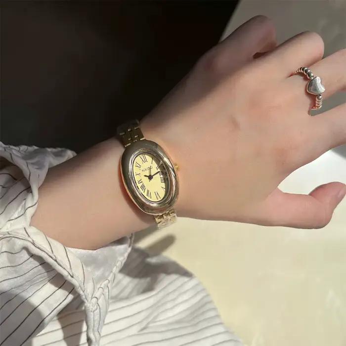 Offre spéciale montre de mode pour les femmes mi-ancien Style cadran ovale petite