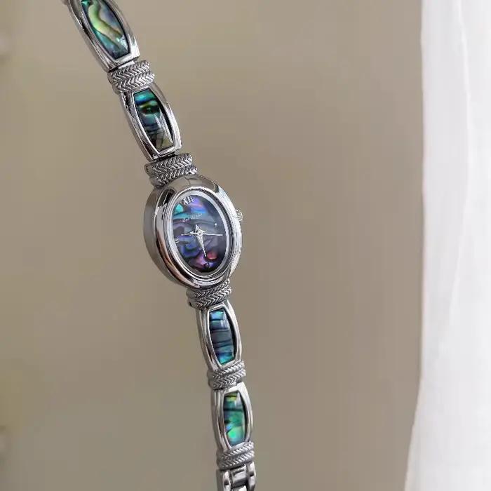 Montre non conventionnelle en coquillage d'ormeau
