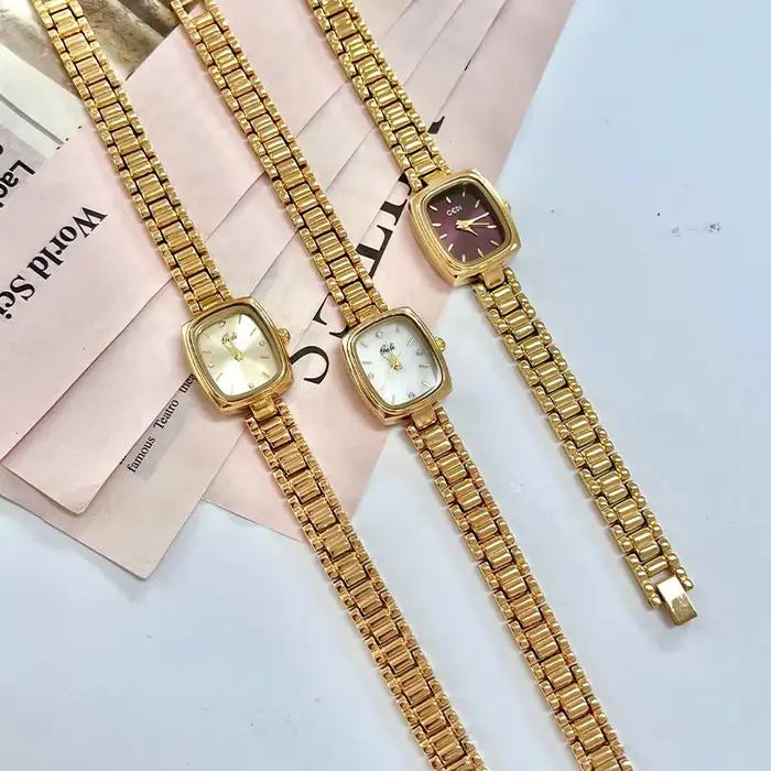 Montre en or étanche pour femme