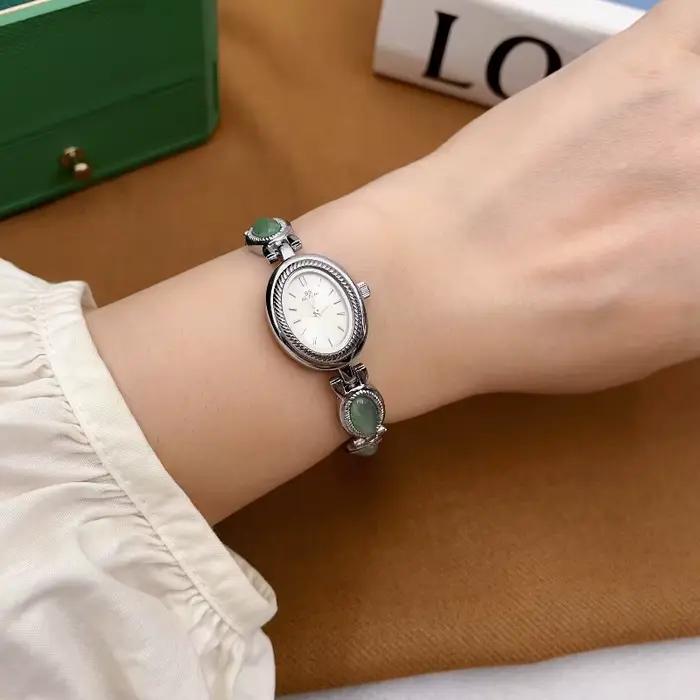 Jade ovale petit cadran montre pour femmes style vintage niche lumière luxe bracelet