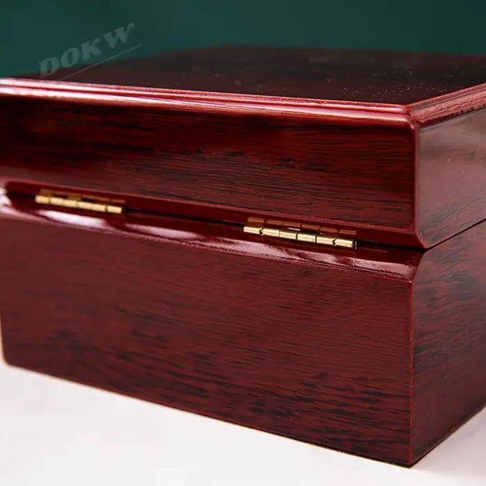 Boîte à montres en bambou laquée piano pour montres mécaniques élégante présentation et rangement à offrir pour homme et femme occasions spéciales
