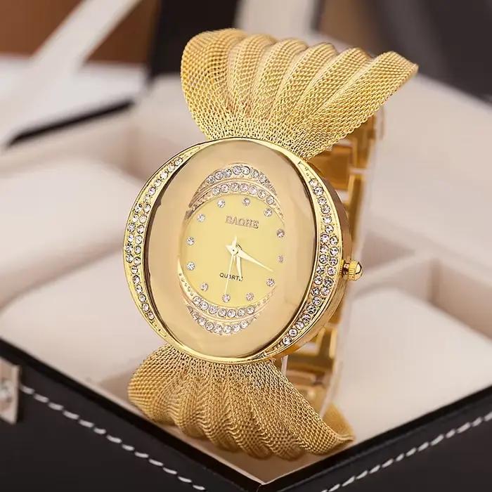 Bracelet montre élégant pour femmes avec mouvement quartz et bracelet en alliage pour diverses occasions spéciales