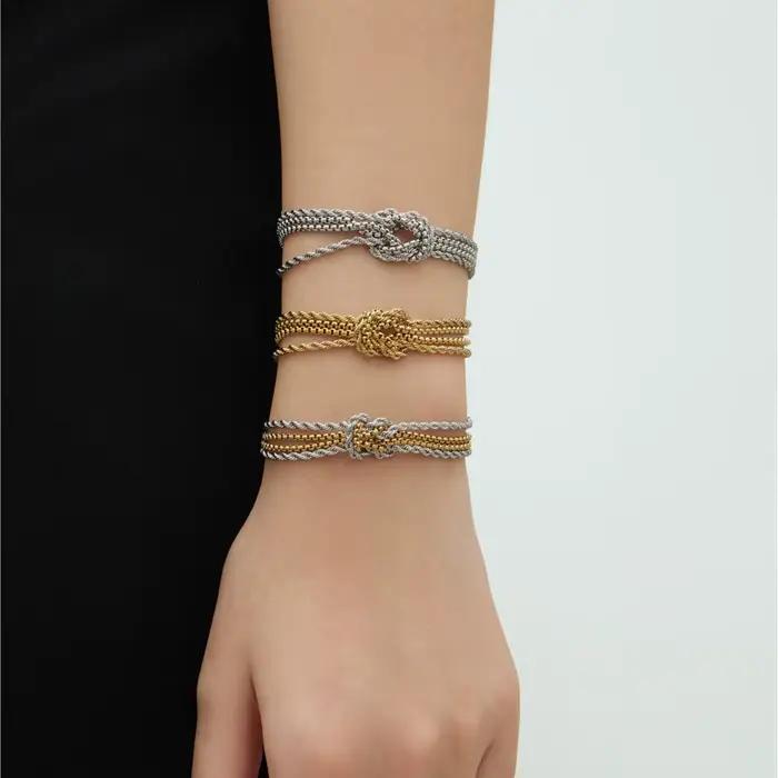 Bracelet en acier inoxydable plaqué or 18 carats avec nœud d'amour pour femmes élégant et personnalisé pour occasions spéciales