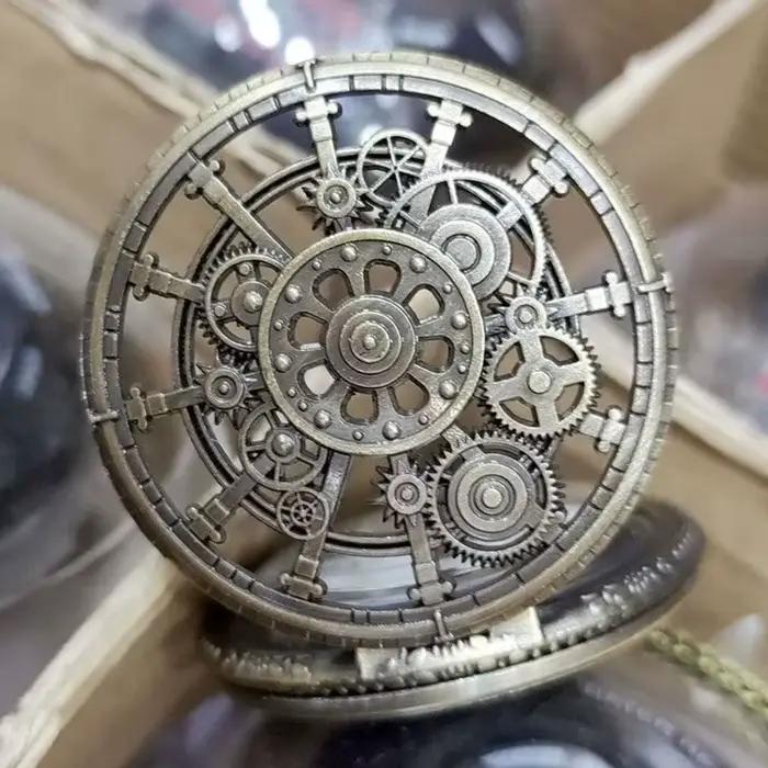 Montre de poche Steampunk en alliage de zinc design engrenage quartz avec chaîne pour homme et femme occasions spéciales vintage