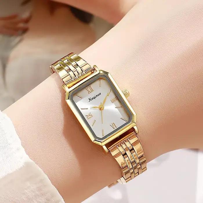 Montre rectangulaire de luxe en or pour femmes