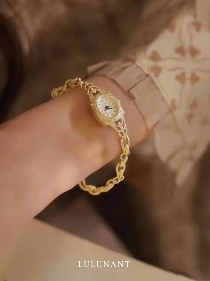 Montre rétro luxueuse résistante à l'eau pour femmes occasions spéciales quartz bracelet laiton plaqué or