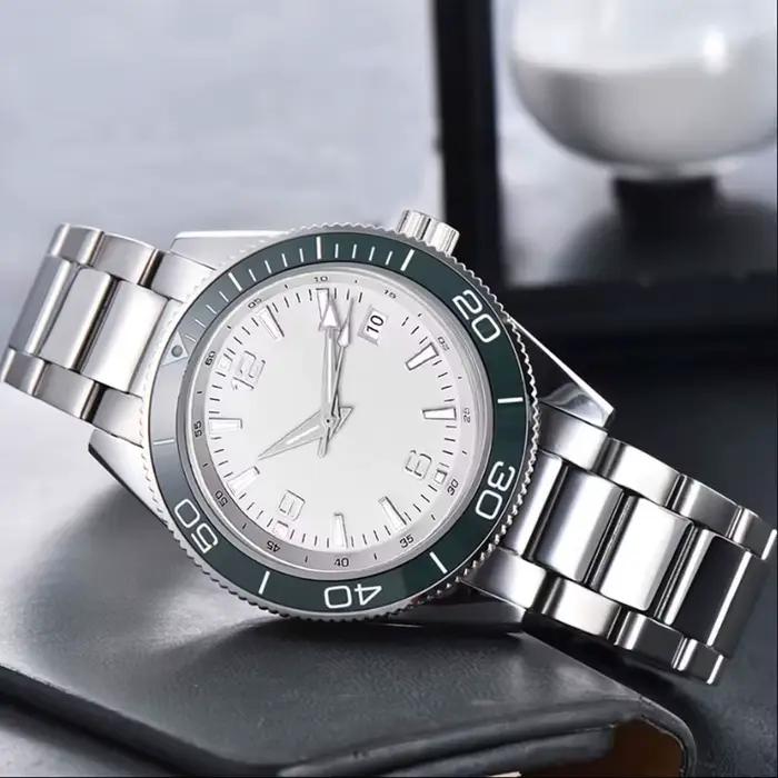 Logo de montre personnalisé pour homme