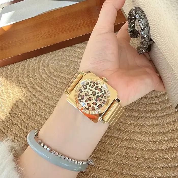 2026 nouvelle montre imprimé léopard mode femme bracelet en acier exquis grande plaque femmes luxe