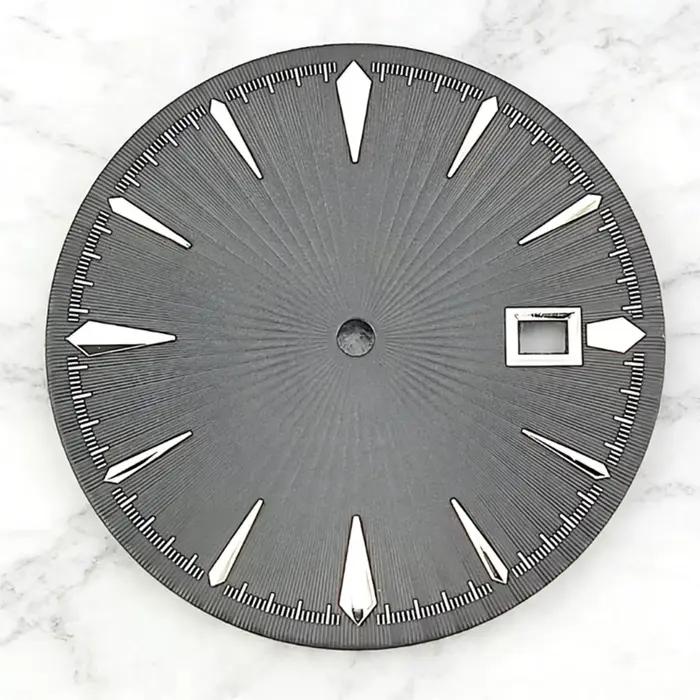 Presage – cadran de montre noir et bleu ciel