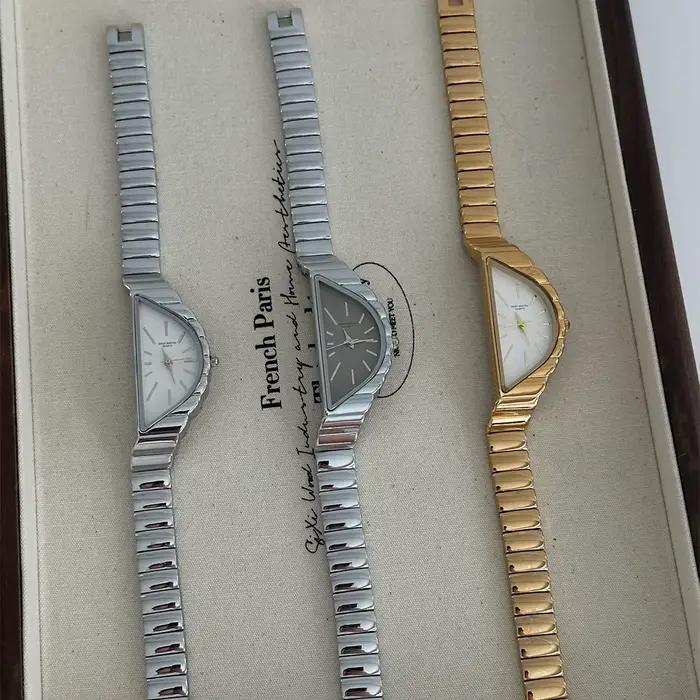 Montre GEDI Or Élégante 2026 Montres-bracelets pour Femmes Montres de Luxe Vintage Niche Étanche à Quartz Cadeaux