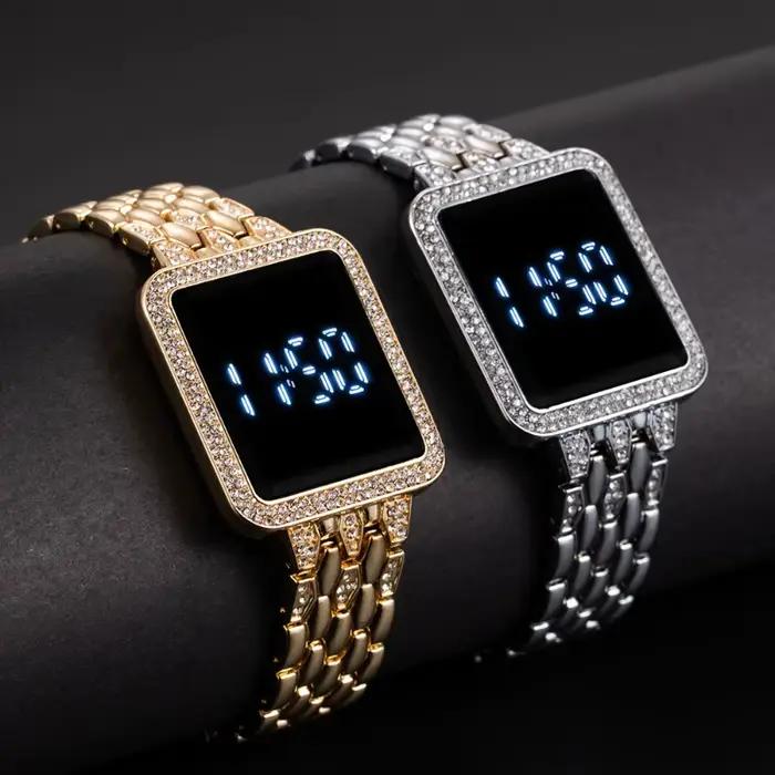 Montre numérique de luxe en alliage avec bracelet ajustable pour femmes, résistante à l'eau, idéale pour toutes les occasions