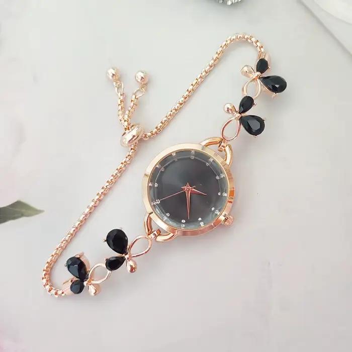 Montre réglable pour femmes avec petit cadran exquis et boucle rétractable pour usage quotidien et occasions spéciales