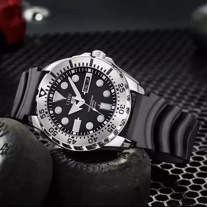 Montre de plongée classique à quartz – Lumineuse