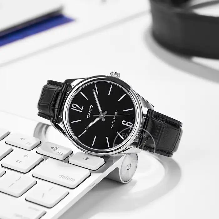 Montre Casio Homme Quartz Affaires Chronographe Résistante à l'Eau Occasions Spéciales Confortable Bracelet Cuir