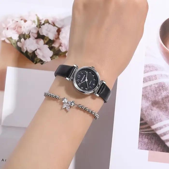 Femmes montres Vintage petit cadran montre bracelet en cuir doux décontracté dames Quartz horloge