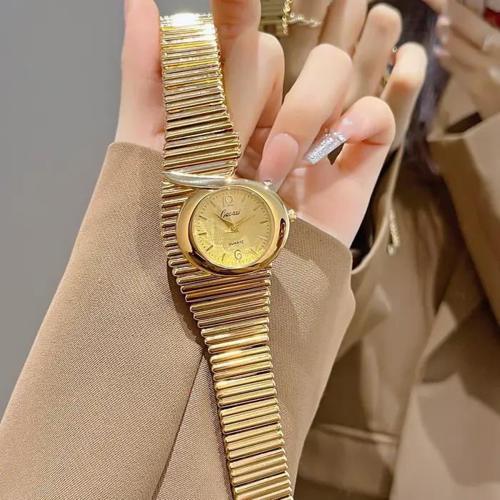 Montre à quartz de forme vintage CQ527