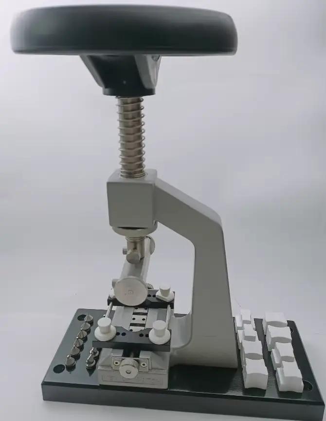 Outil de réparation de montre avec volant pour ouvrir et tourner le couvercle arrière pour le démontage et l'assemblage occasionnel pour hommes et femmes