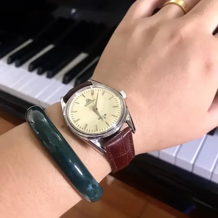 Montre Mécanique Manuelle Originale pour Homme et Femme