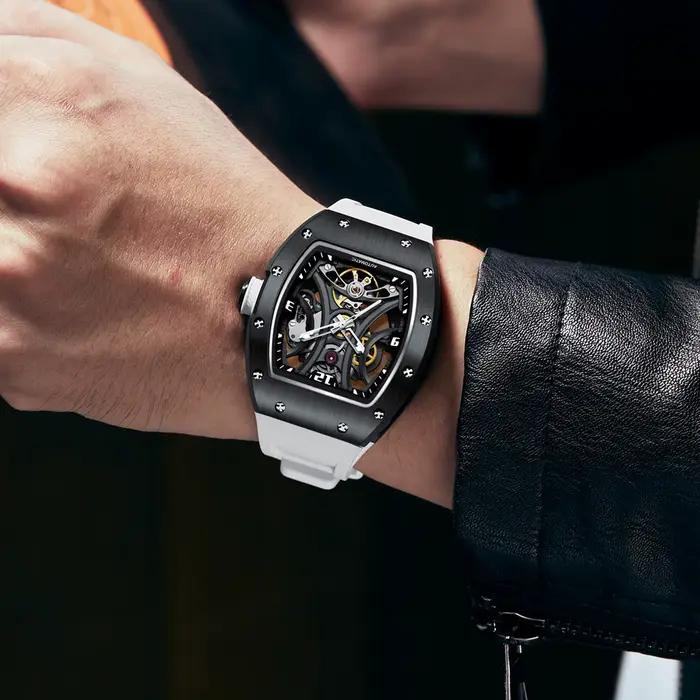 Montre-bracelet Daniel Gorman en acier inoxydable avec mouvement automatique pour homme résistante à l'eau pour occasions sportives et formelles