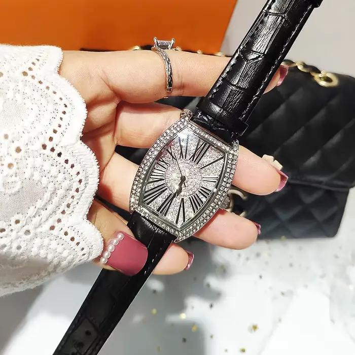 Montre-bracelet de luxe MBT021 en diamant pour femme style moderne occasionnels spéciaux quartz tonneau mode