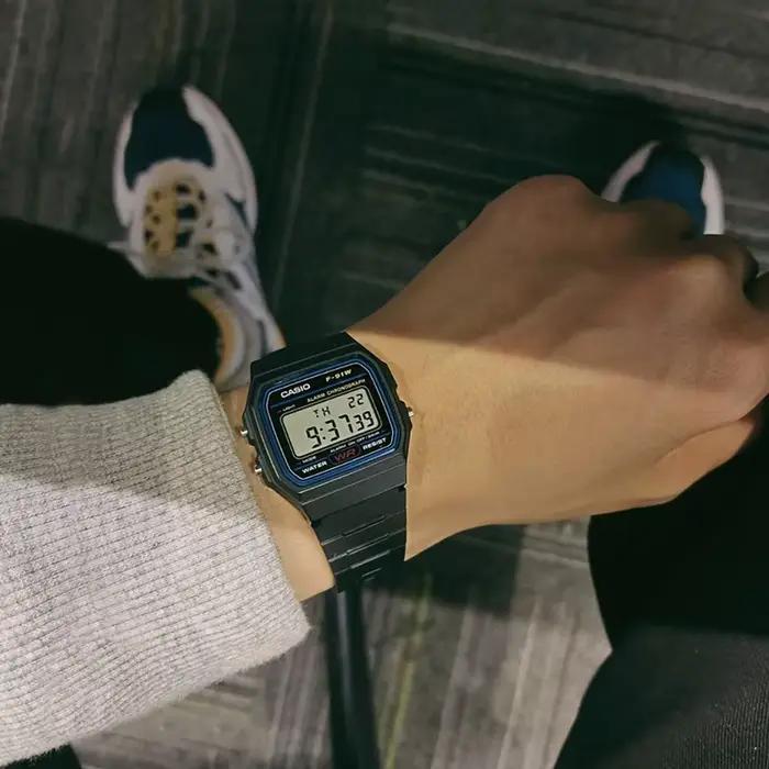 Montre électronique classique vintage Casio F-91W