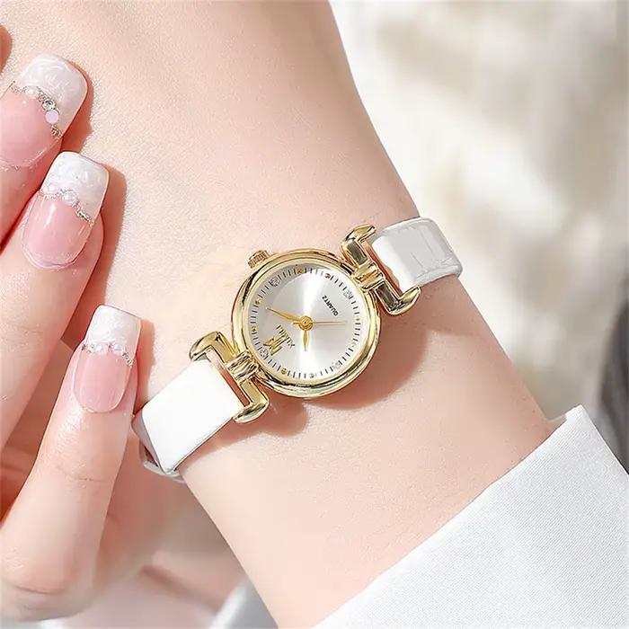 Mode 2024 nouvelles dames petits diamants simples montre à Quartz en cuir noir femmes robe horloge cadeau montre-bracelet