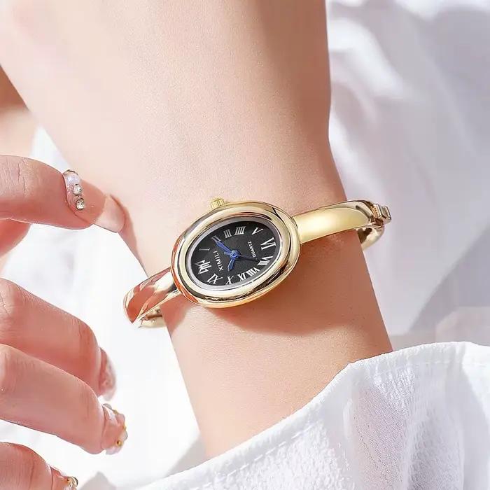 Montre bracelet vintage à cadran ovale