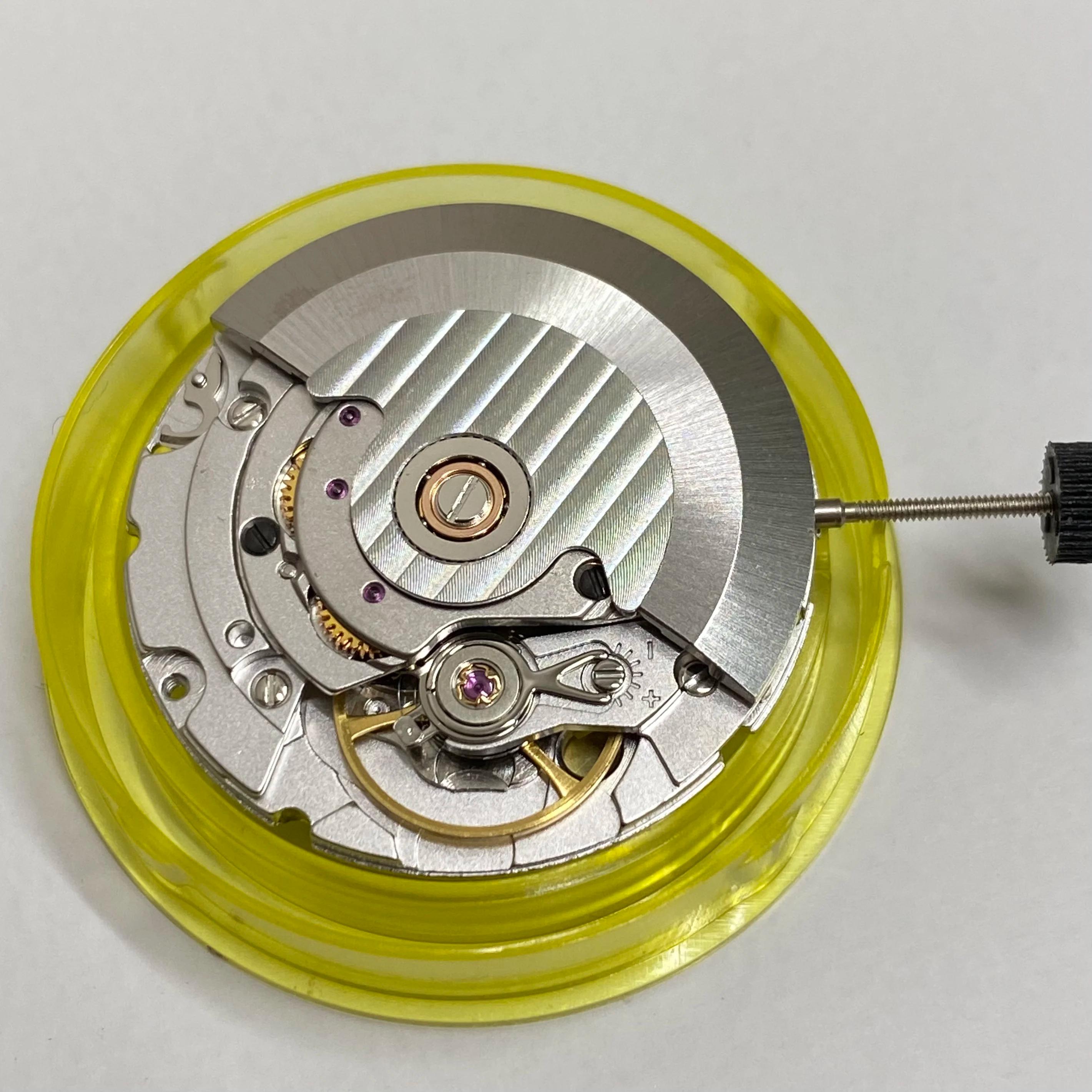 L'accessoire de montre comprend un tout nouveau mouvement domestique ETA2824-2. Le mouvement 2824 es
