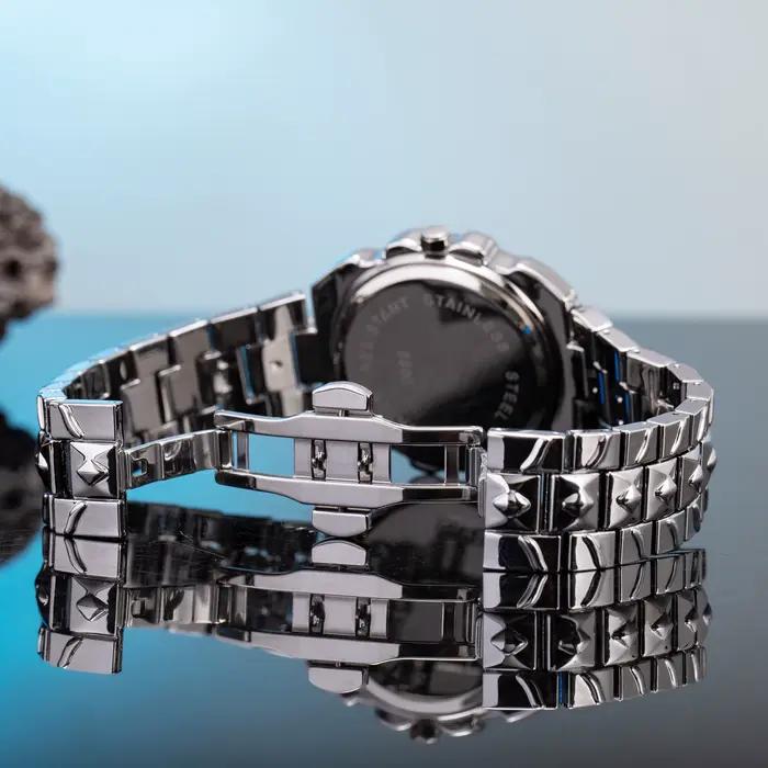 Montre à quartz gothique sombre avec griffes de démon