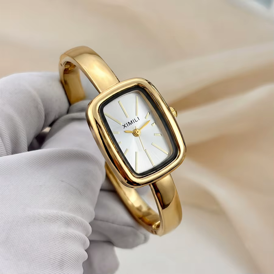 Montre tendance pour femmes : Montre à bracelet avec cadran rectangulaire, minimaliste, chic, modern
