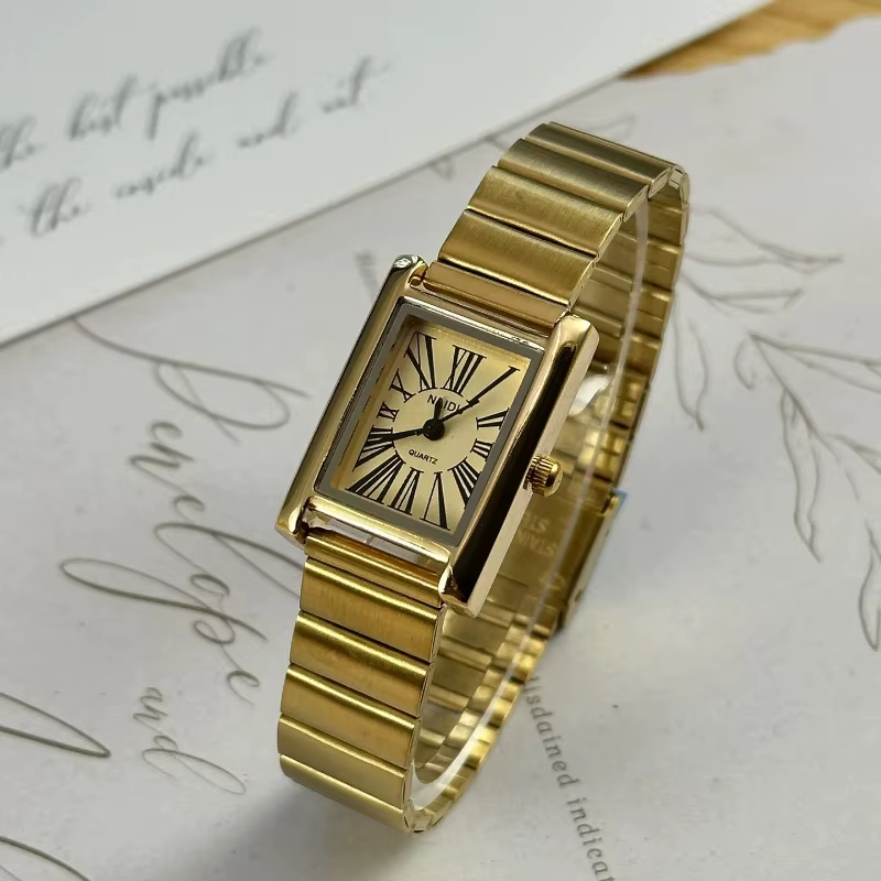 Montres à quartz carrées pour femmes de marque supérieure